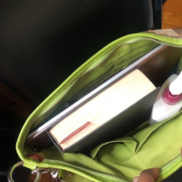 Spacious Green Coach Purse - Picture 8 of 8